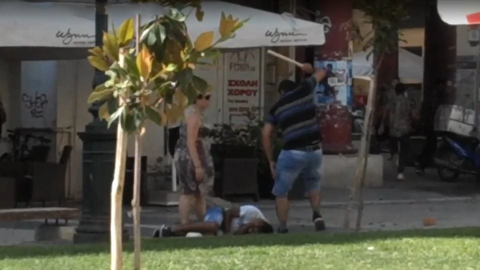 Βίντεο – σοκ: Άγρια συμπλοκή μεταξύ αλλοδαπών στο κέντρο της Θεσσαλονίκης